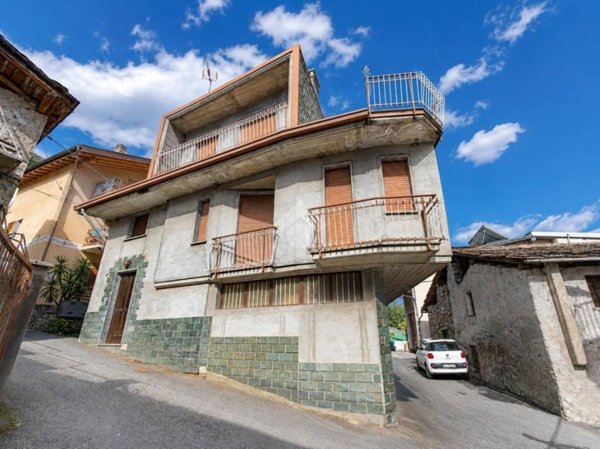 casa indipendente in vendita a Bianzone in zona Campione