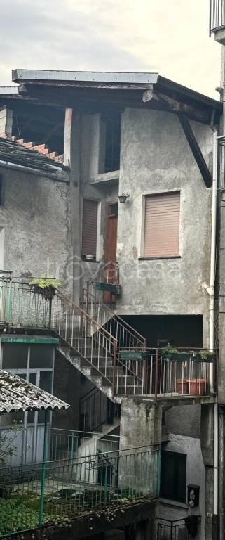 casa indipendente in vendita a Buglio in Monte