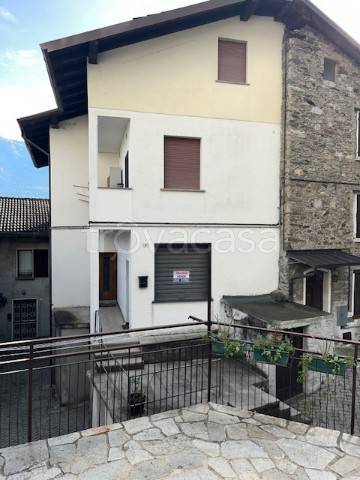 casa indipendente in vendita a Buglio in Monte