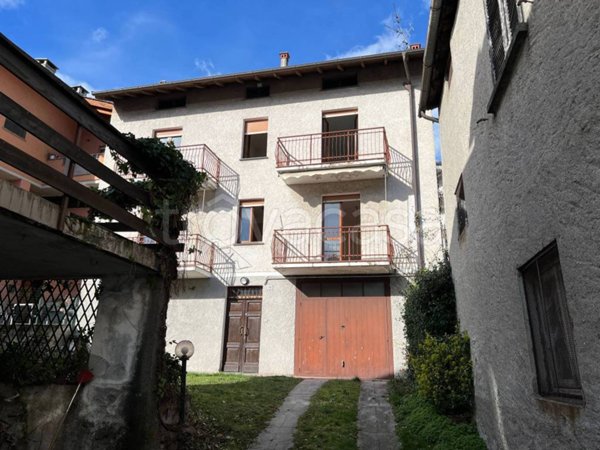 casa indipendente in vendita a Buglio in Monte