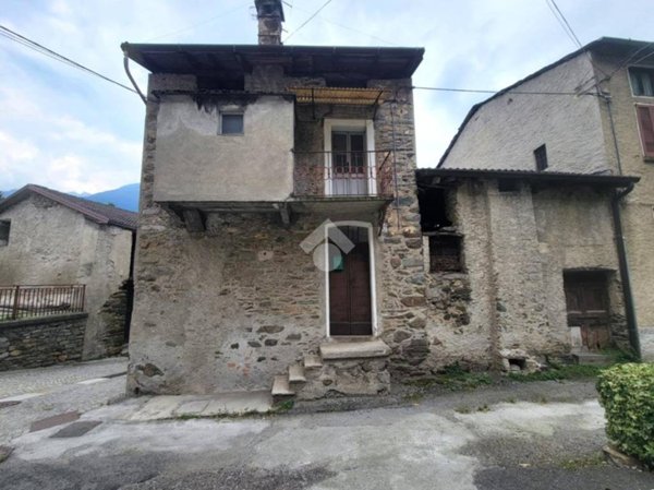 casa indipendente in vendita a Buglio in Monte