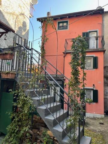 casa indipendente in vendita a Buglio in Monte