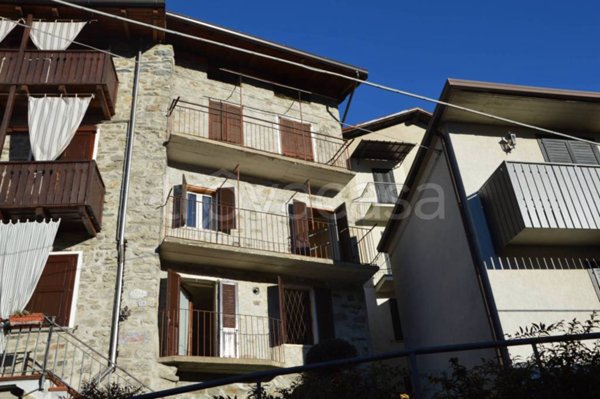 casa indipendente in vendita a Buglio in Monte