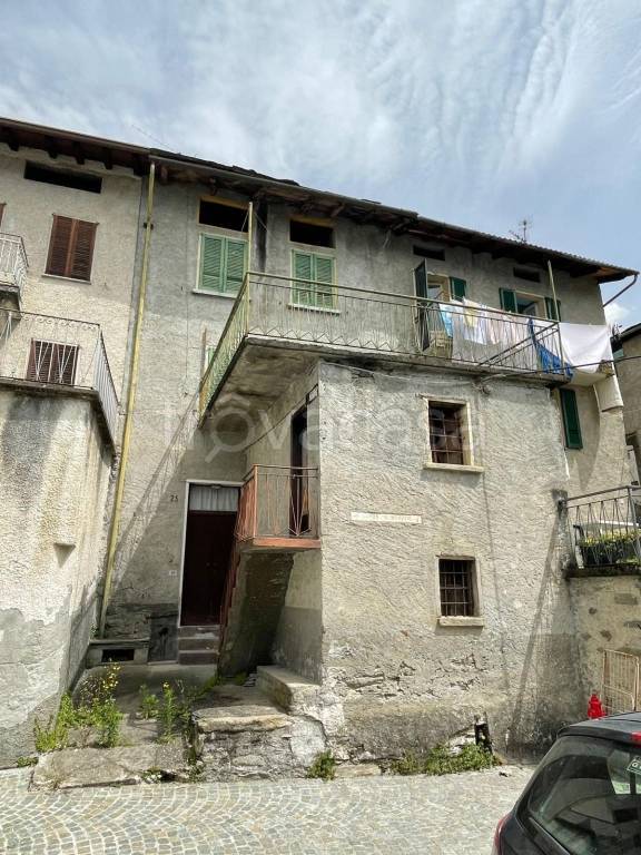casa indipendente in vendita a Buglio in Monte