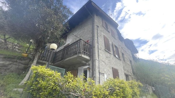 casa indipendente in vendita a Buglio in Monte