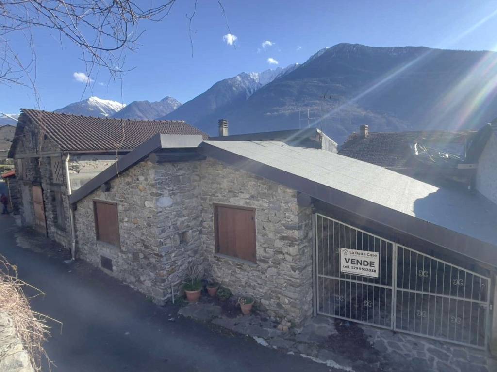 casa indipendente in vendita a Buglio in Monte