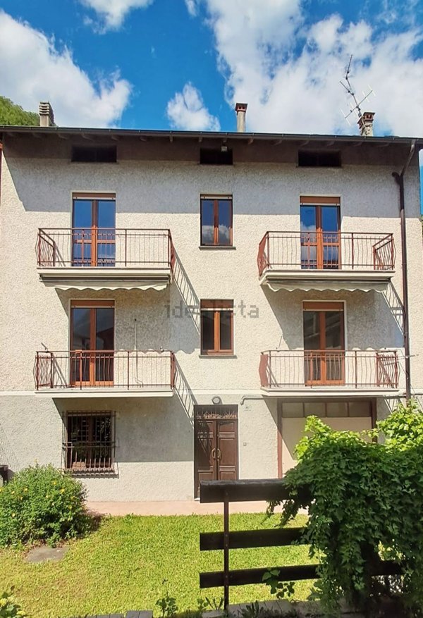 casa indipendente in vendita a Buglio in Monte