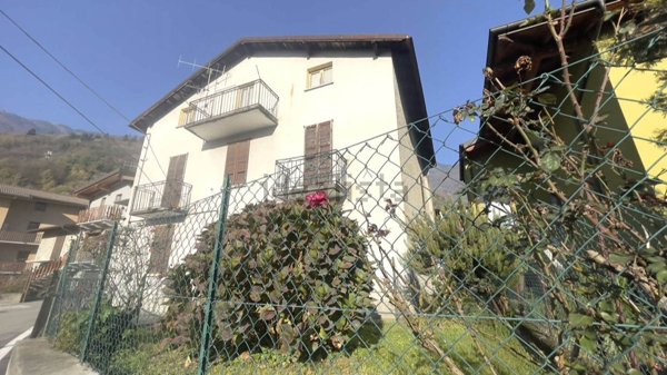 casa indipendente in vendita a Buglio in Monte