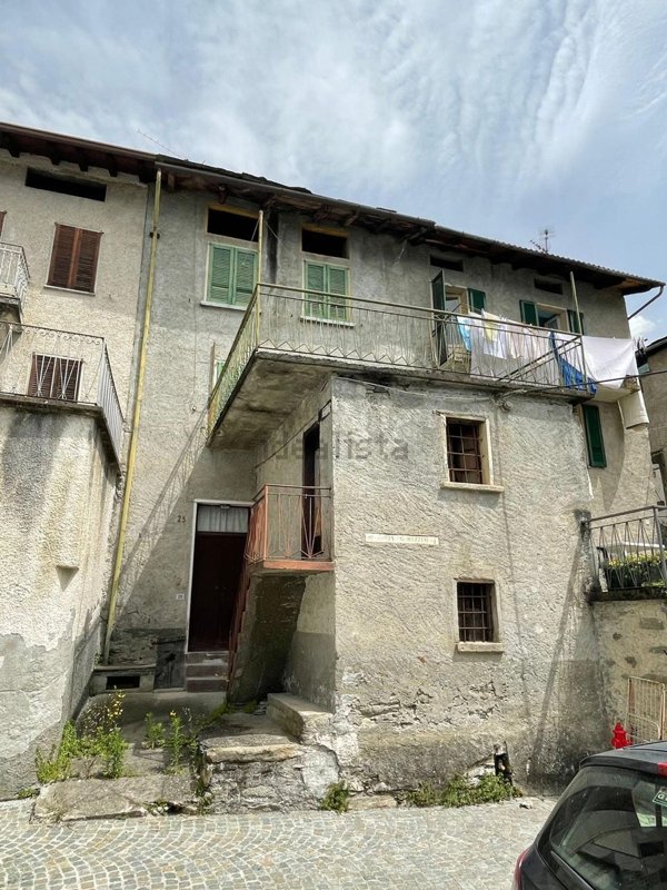 casale in vendita a Buglio in Monte