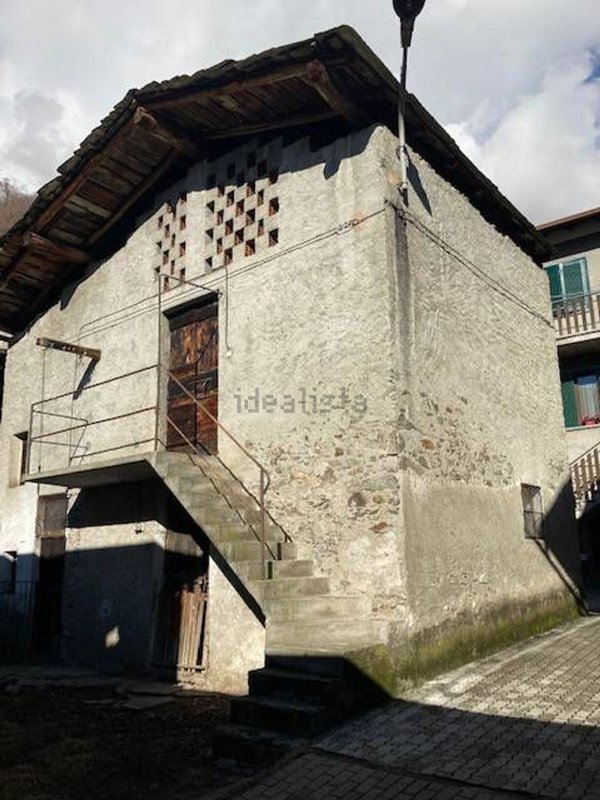 quadrivano in vendita a Buglio in Monte