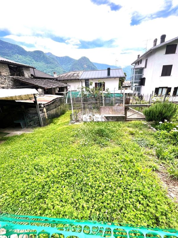 casale in vendita a Buglio in Monte