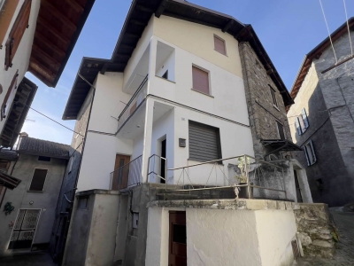 casa indipendente in vendita a Buglio in Monte