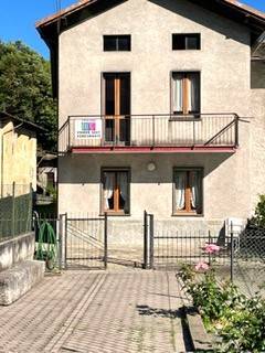 casa indipendente in vendita a Buglio in Monte