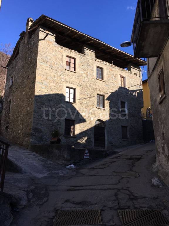 casa indipendente in vendita a Buglio in Monte