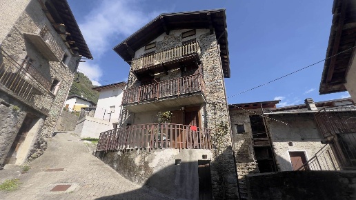 casa indipendente in vendita a Buglio in Monte