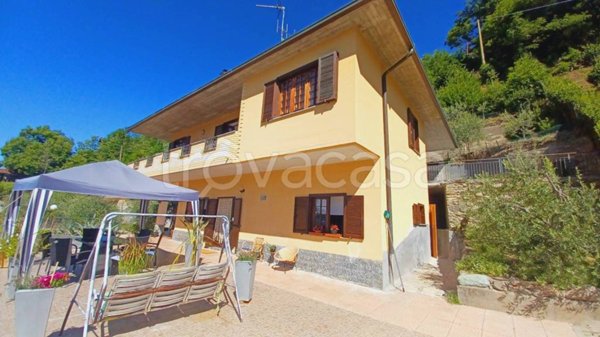 casa indipendente in vendita a Buglio in Monte