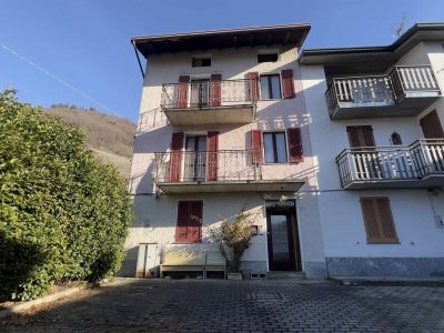 casa semindipendente in vendita a Buglio in Monte