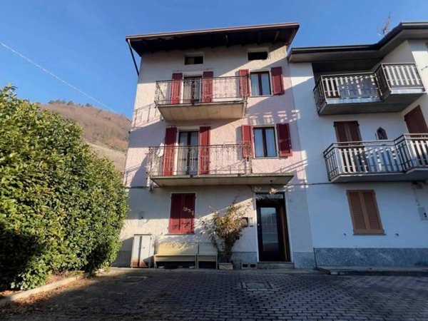 casa indipendente in vendita a Buglio in Monte