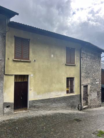 casa indipendente in vendita a Buglio in Monte