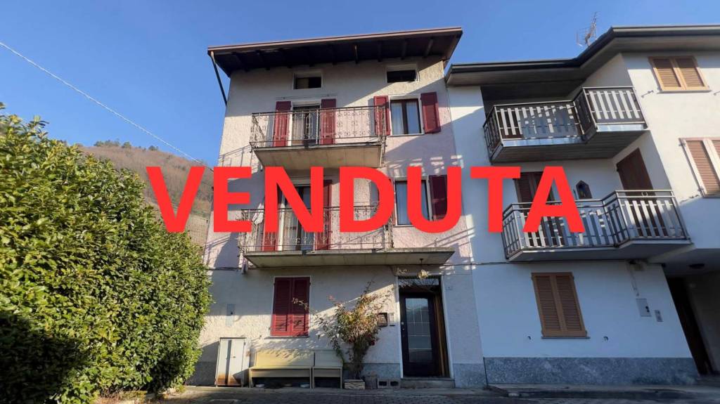 casa indipendente in vendita a Buglio in Monte