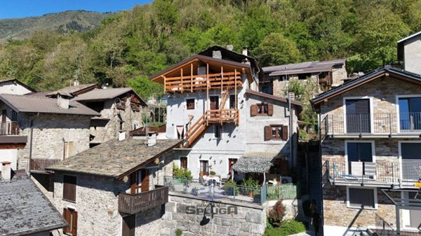 casa indipendente in vendita a Buglio in Monte