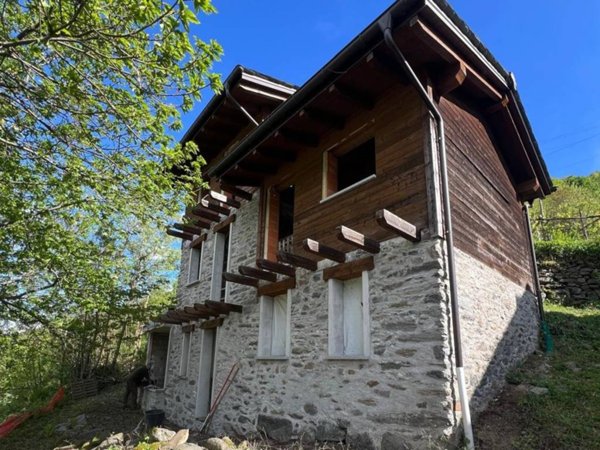 casa indipendente in vendita a Caiolo