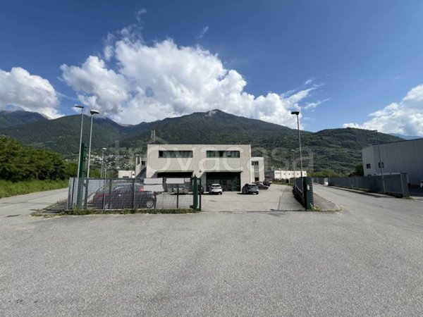 locale commerciale in vendita a Caiolo