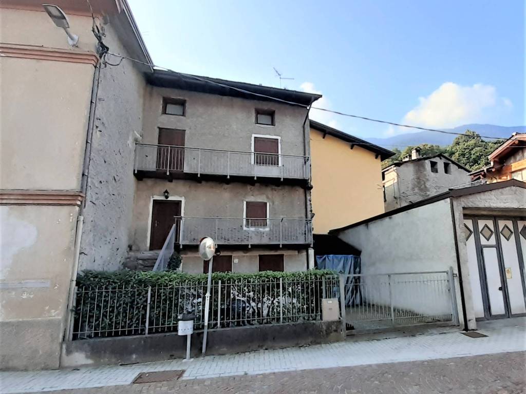 casa indipendente in vendita a Caiolo
