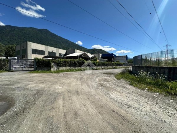 terreno edificabile in vendita a Caiolo