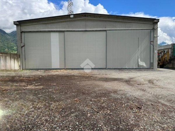 locale commerciale in vendita a Caiolo