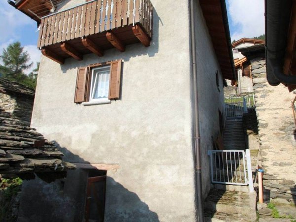 casa indipendente in vendita a Campodolcino in zona Starleggia