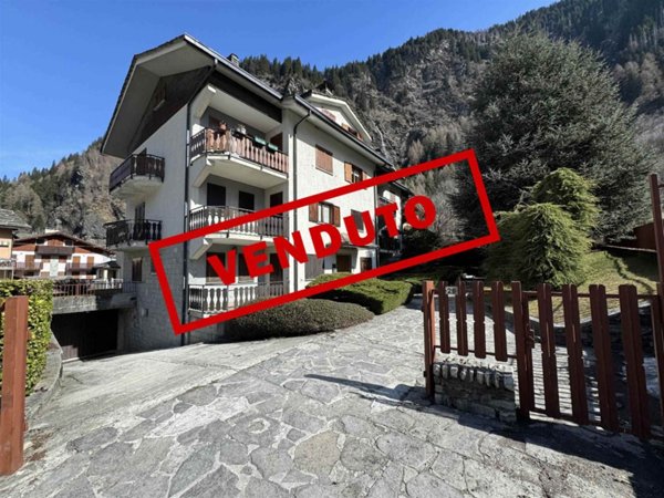 appartamento in vendita a Campodolcino in zona Corti