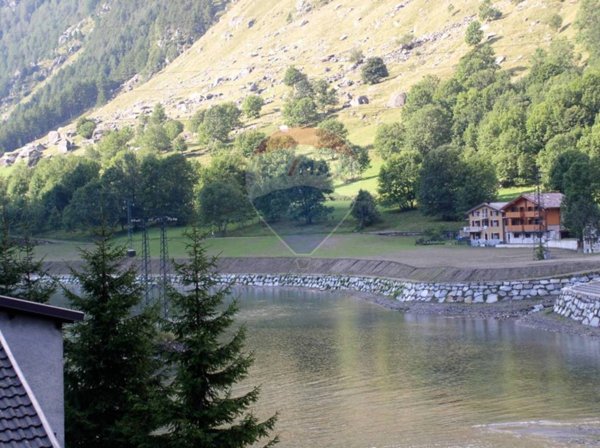 appartamento in vendita a Campodolcino in zona Pietra
