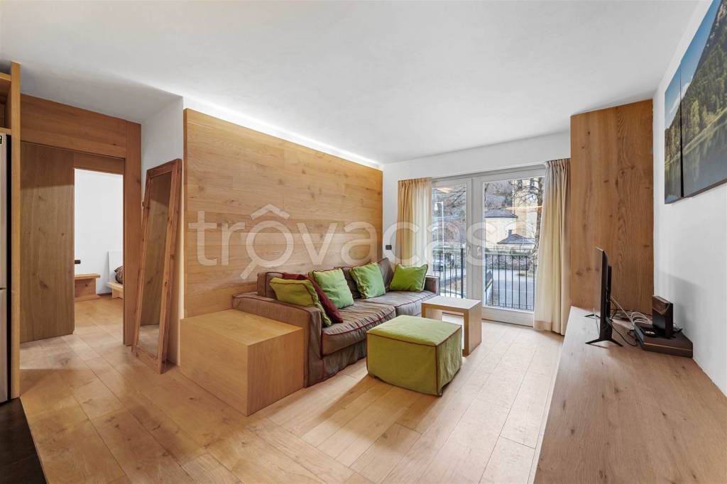 appartamento in vendita a Campodolcino in zona Acero