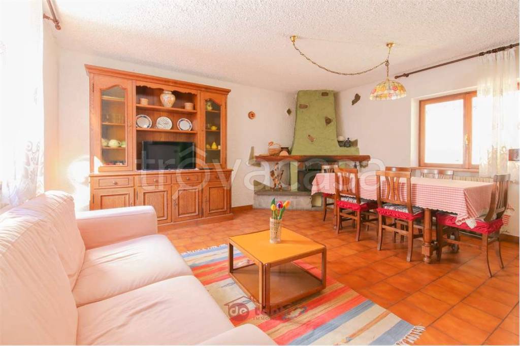 appartamento in vendita a Campodolcino in zona Pietra