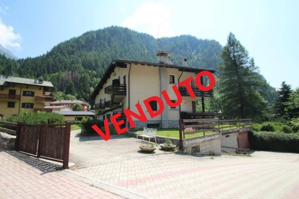 appartamento in vendita a Campodolcino in zona Acero