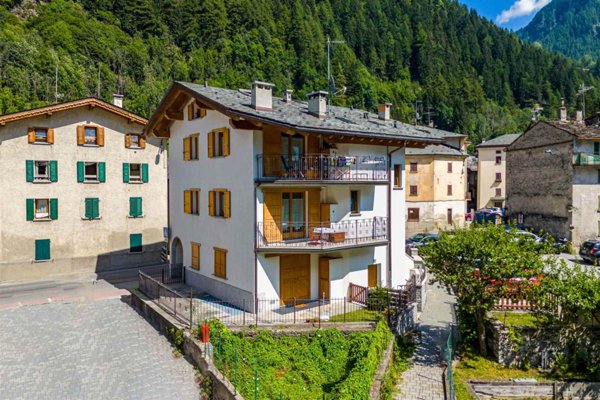 appartamento in vendita a Campodolcino in zona Corti