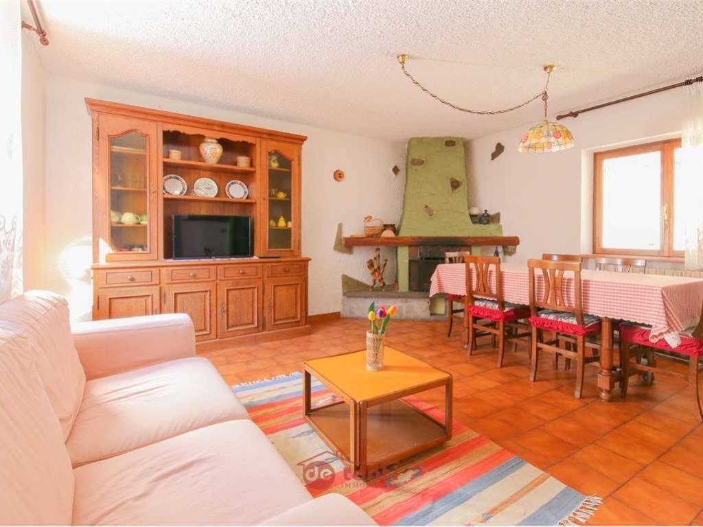 appartamento in vendita a Campodolcino in zona Pietra