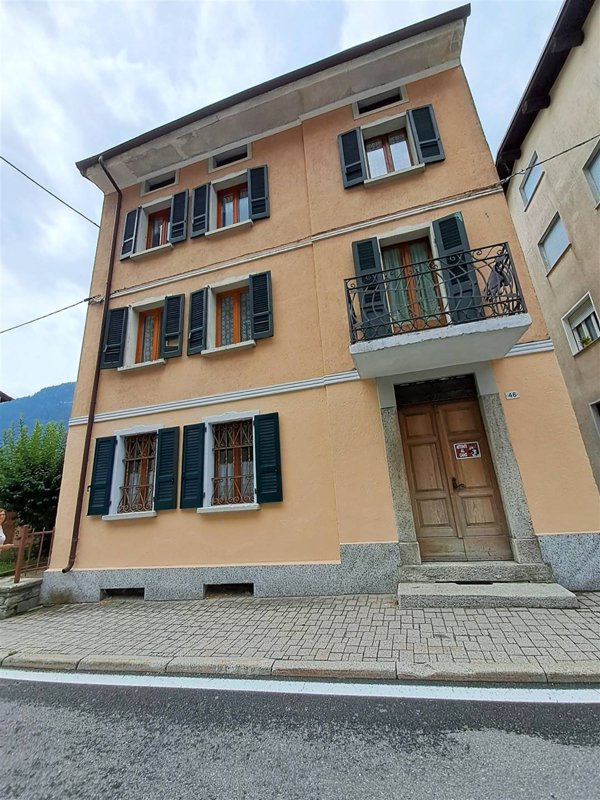 casa indipendente in vendita a Campodolcino in zona Prestone