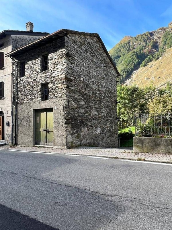 appartamento in vendita a Campodolcino in zona Prestone