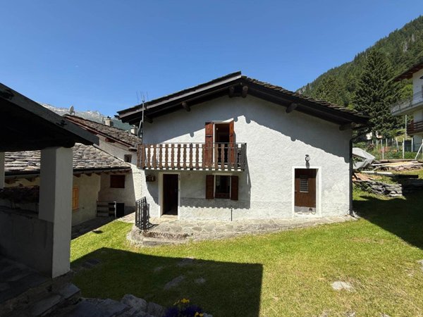 casa indipendente in vendita a Campodolcino in zona Fraciscio