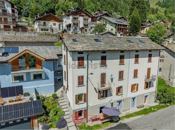 appartamento in vendita a Campodolcino in zona Fraciscio