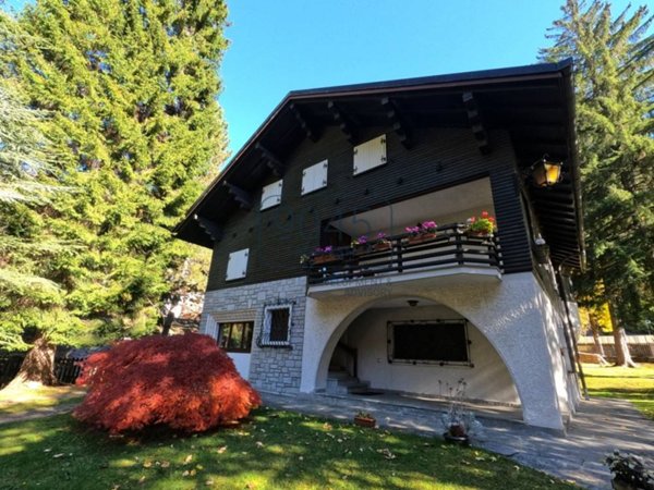 casa indipendente in vendita a Campodolcino in zona Motta