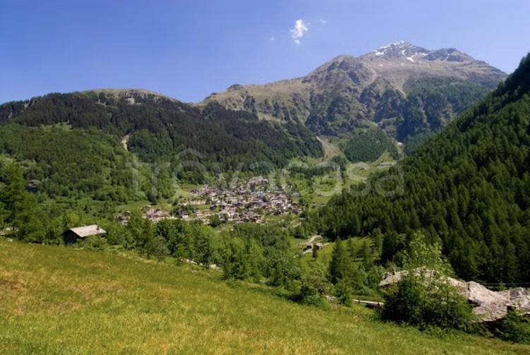 casa indipendente in vendita a Campodolcino in zona Fraciscio