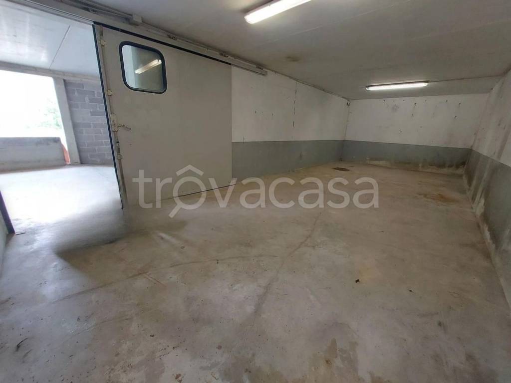 locale commerciale in vendita a Campodolcino in zona Motta