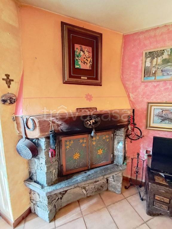 casa indipendente in vendita a Campodolcino in zona Pietra