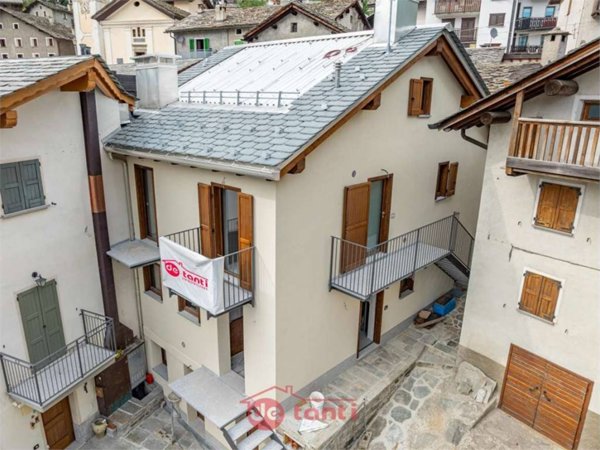 appartamento in vendita a Campodolcino in zona Fraciscio