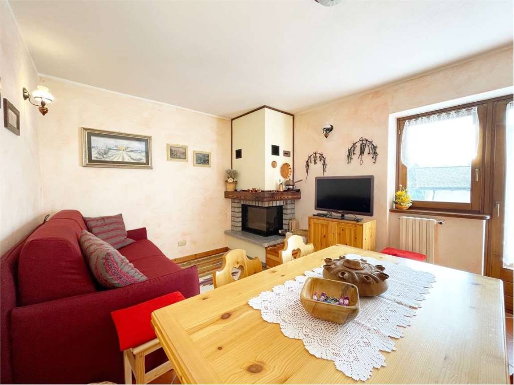 appartamento in vendita a Campodolcino in zona Prestone