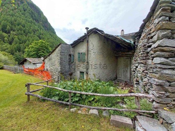 quadrivano in vendita a Campodolcino in zona Fraciscio