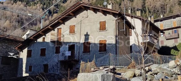 casa indipendente in vendita a Campodolcino in zona Fraciscio